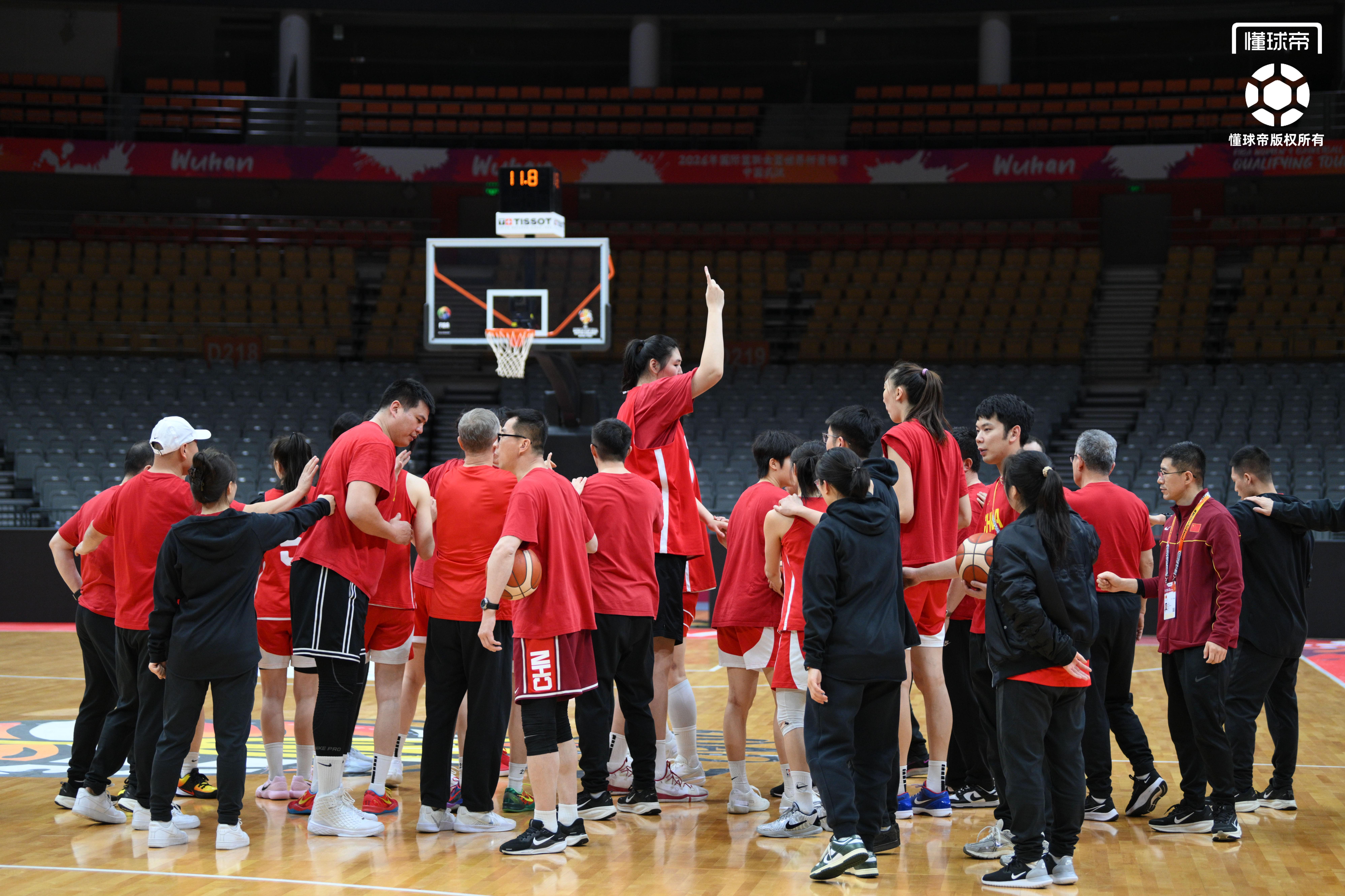 九游体育官网-中国女篮世预赛最后一练，王治郅到场观看&amp;amp;全队精神饱满